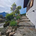 Vakantiehuis Leonardoshome Rockstairs Trarego