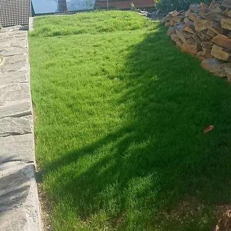 펜션 Leonardoshome Rockstairs 트라레고